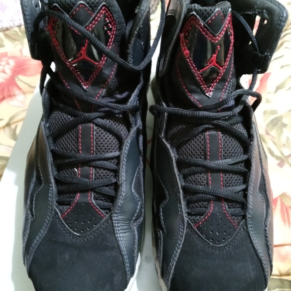 Air Jordan - Picture 2 of 5